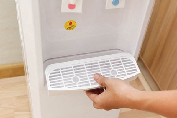 Khay hứng nước thừa thuận tiện và sạch sẽ