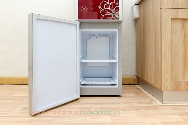 Thiết kế hộc tủ cho khoang chứa. Bạn có thể đặt để một số vận dụng, nước uống chứa đặt bên trong học tủ này.