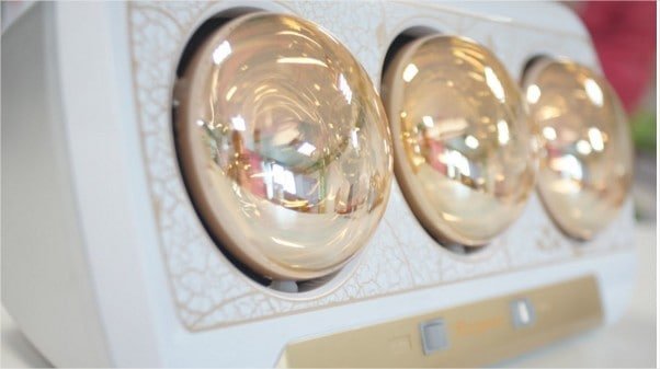 Bóng đèn sưởi được bao phủ lớp mạ vàng giúp giảm độ chói sáng nhưng không làm giảm hiệu quả làm ấm